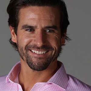 On hold ..Collars & Co Pink and white  gingham short sleeve polo shirt in lg nwt